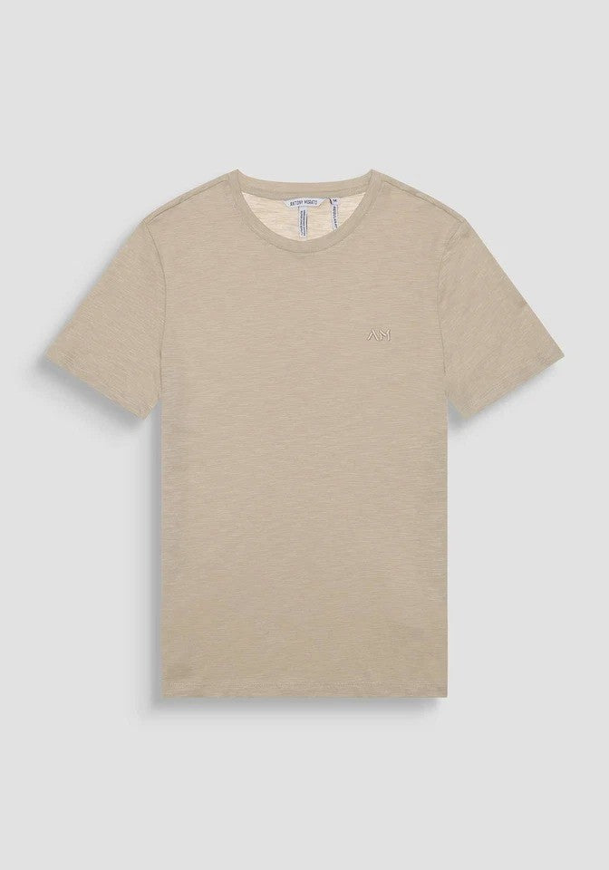 T-shirt con logo ricamato