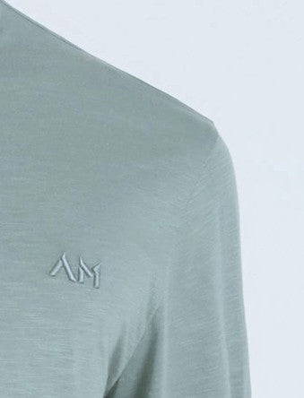 T-shirt con logo ricamato