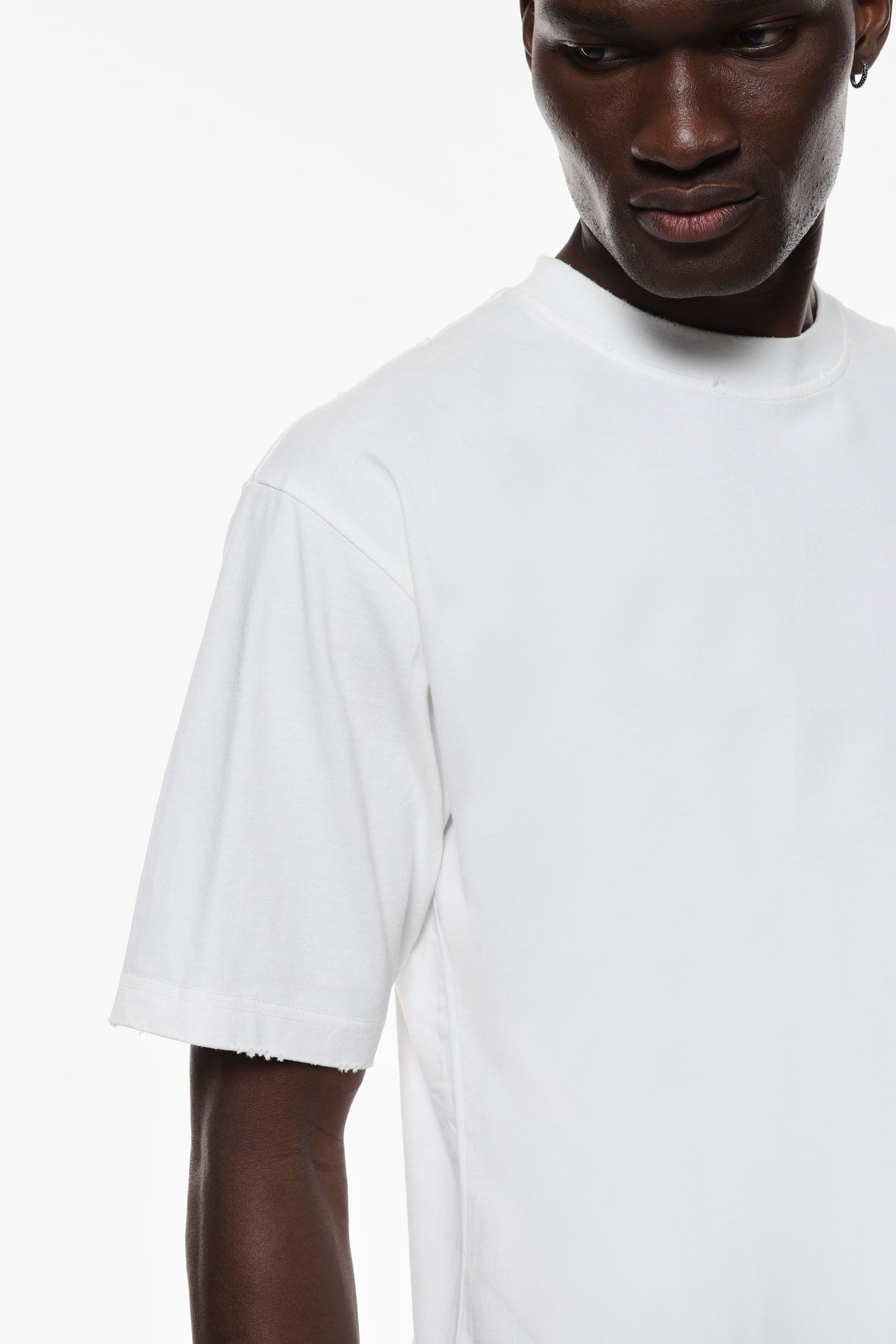 T-shirt a maniche corte con colletto rotondo